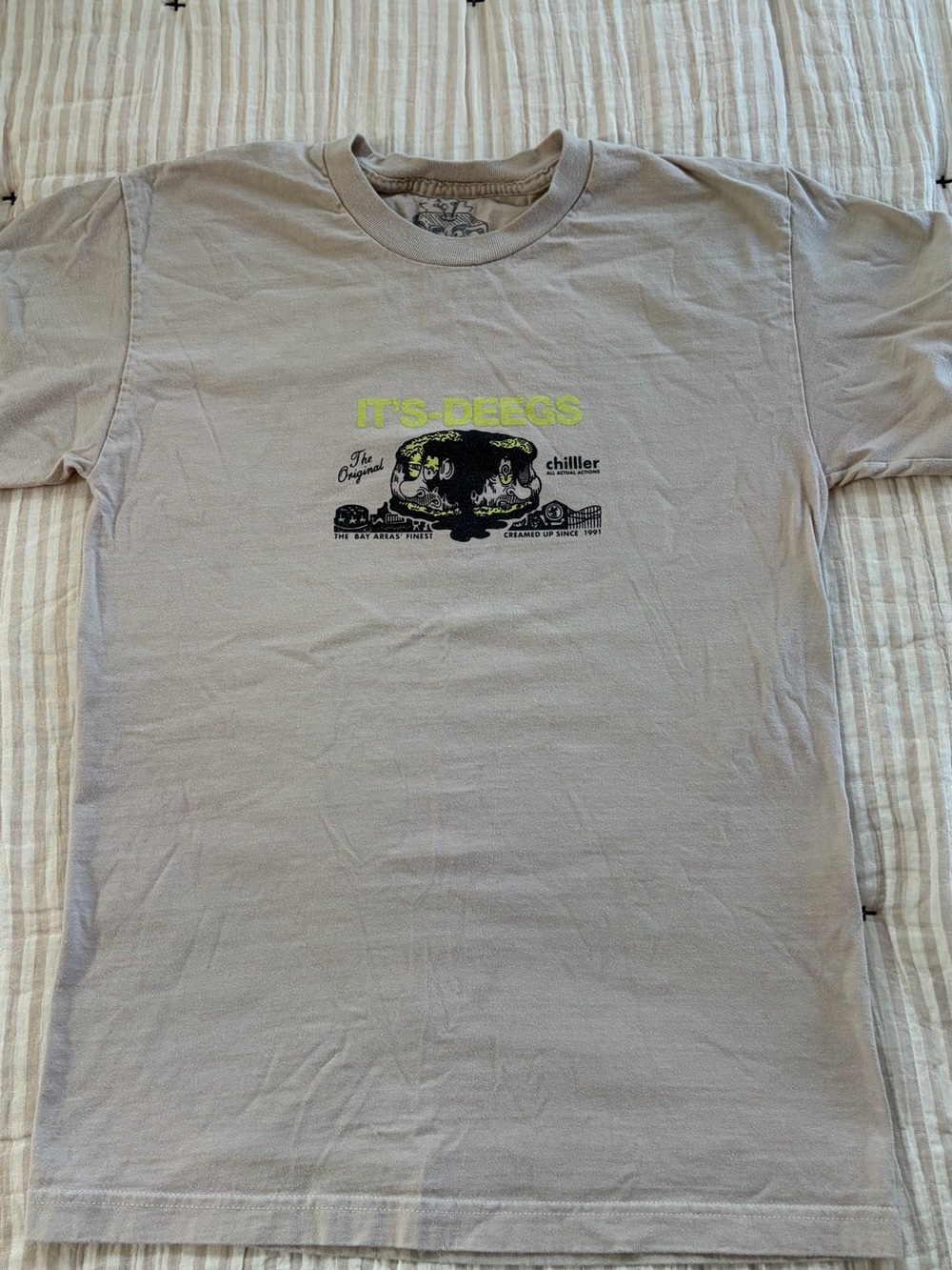 DeegsTV it's Deegs beige T-shirt size Small